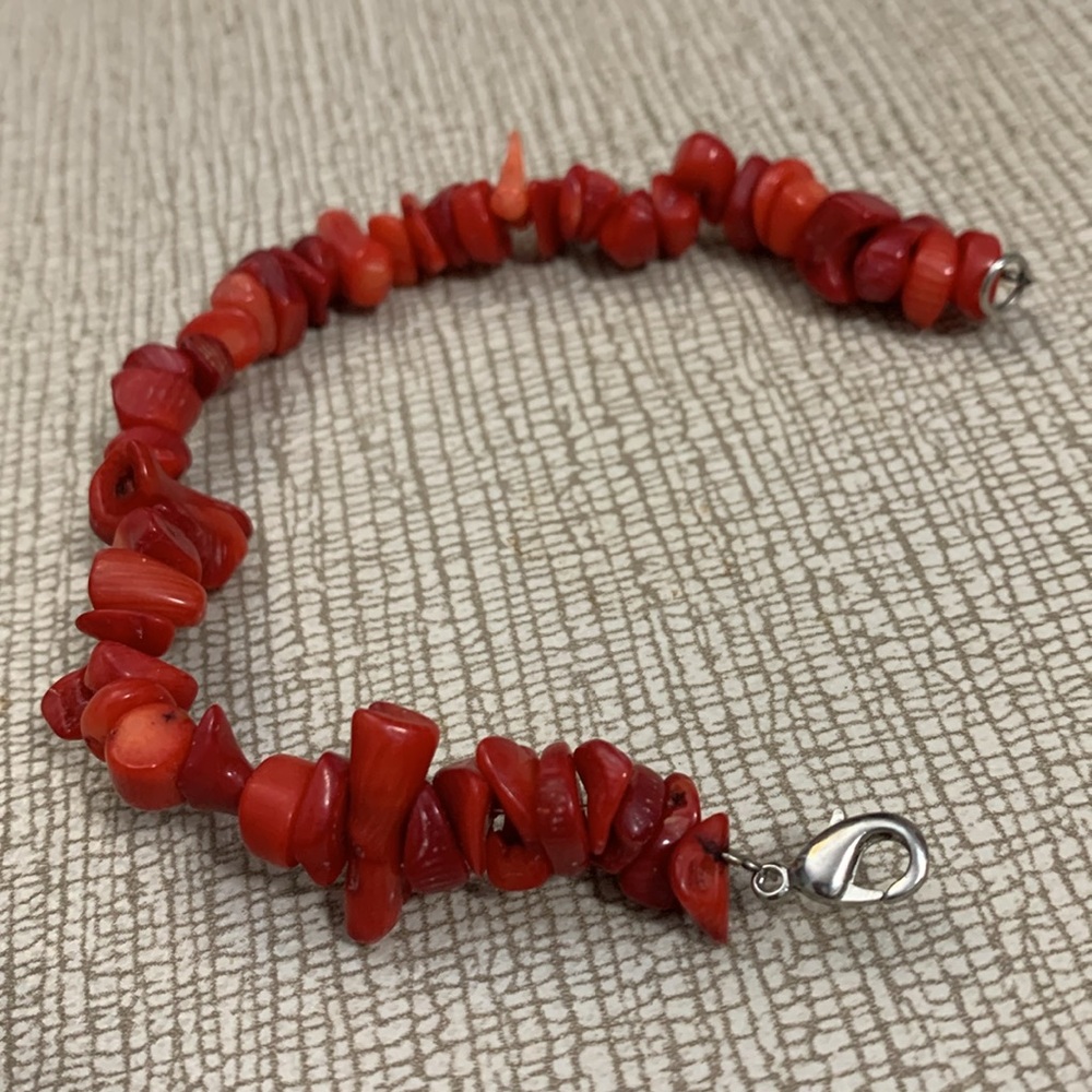 Red coral bracelet. 7 inches - Picture 2 of 2
